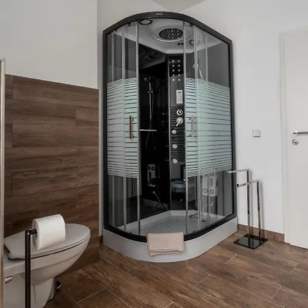 Little 3* Halle (Saale)